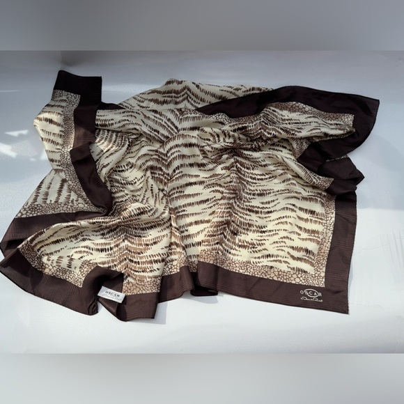 Oscar de la Renta Accessories - Oscar de la Renta 100% Silk Square Scarf Brown Cream Animal Print 34x34